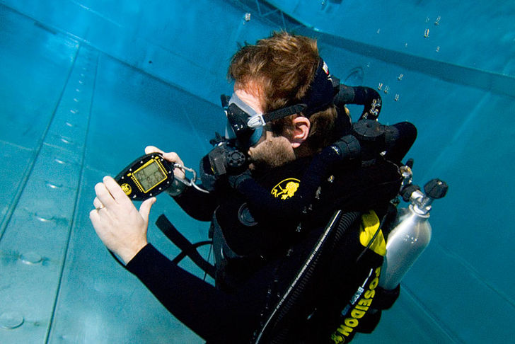 Poseidon utan bubblor - vi provdyker Discovery VI