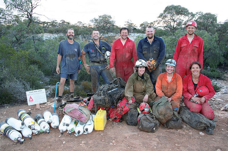 Dressed for success. Grottdykning i ödemarken är ingen badsemester. Down and under – extrem grottdykning i Australien