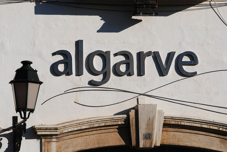 Algarve är ett område med en mycket spännande sjöfartshistoria. Portugal – Algarvekusten från Öst till Väst