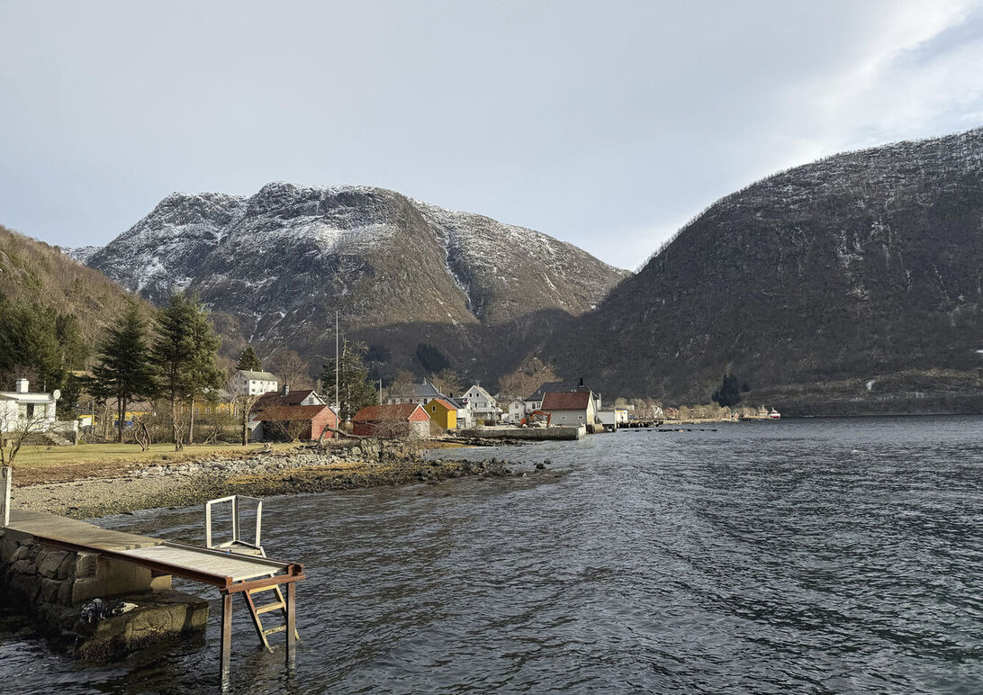 Vrakdyk från land