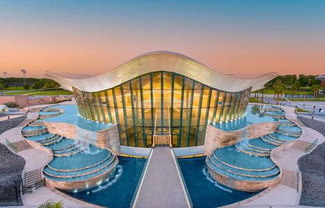 Världens djupaste pool öppnar i Dubai